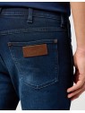 Jeansy Wrangler Larston Sapphire Stone 112362455