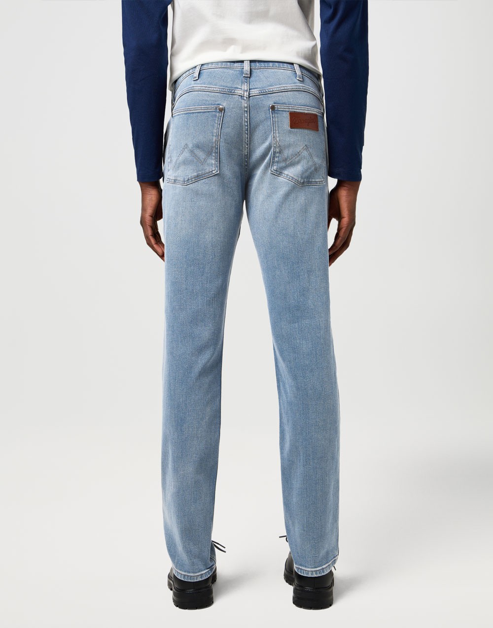 Jeansy Wrangler Greensboro 112370850 Light Grey