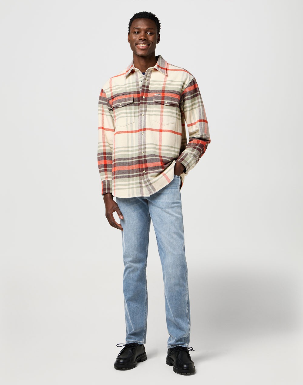 Jeansy Wrangler Greensboro 112370850 Light Grey