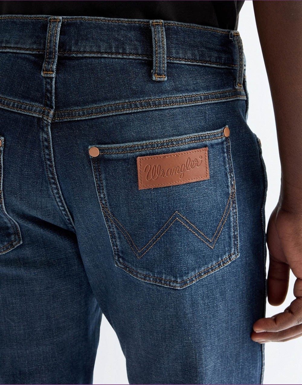 Jeansy Wrangler Larston 112388216 Moonlit