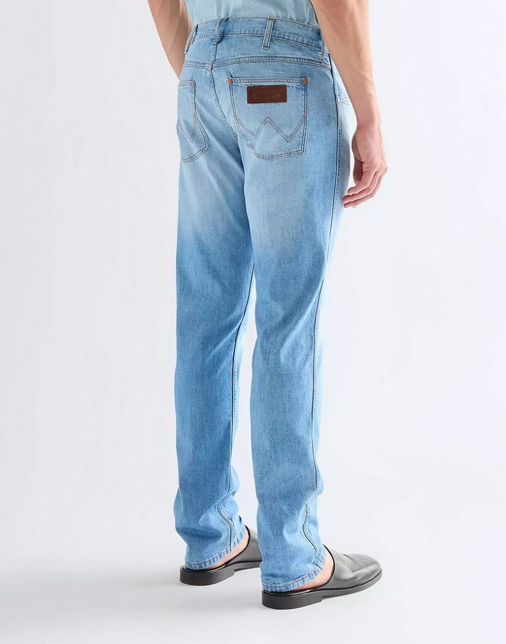 Jeansy Wrangler Greensboro 112378689 Light Wash