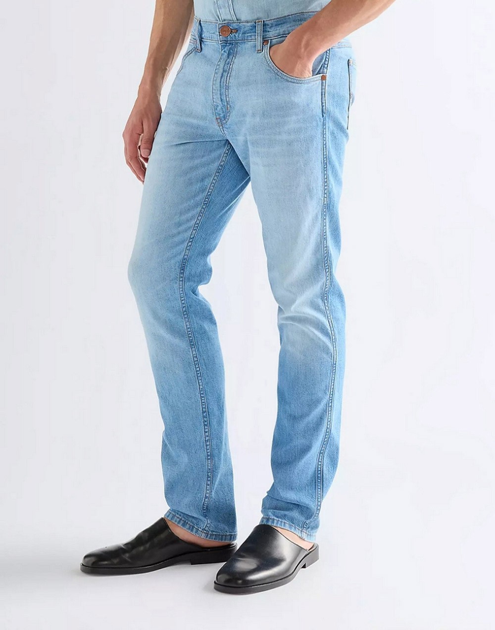 Jeansy Wrangler Greensboro 112378689 Light Wash